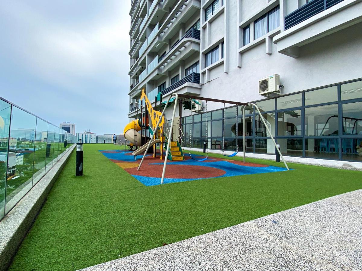 Tamu Place 3-Bedroom Serviced Apartment With Pool كُوالا تيرينغانو المظهر الخارجي الصورة